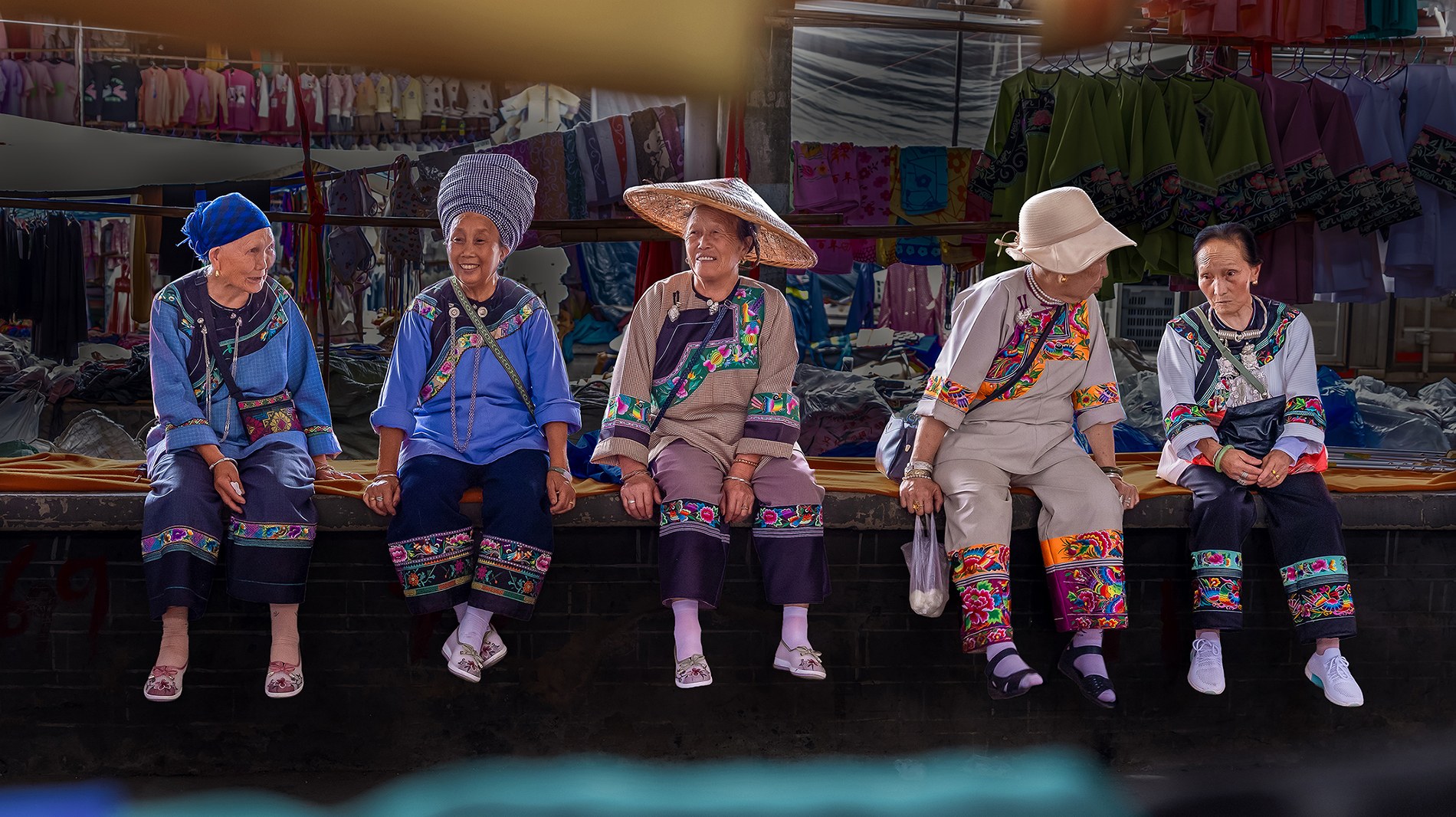 Miao family's old sisters